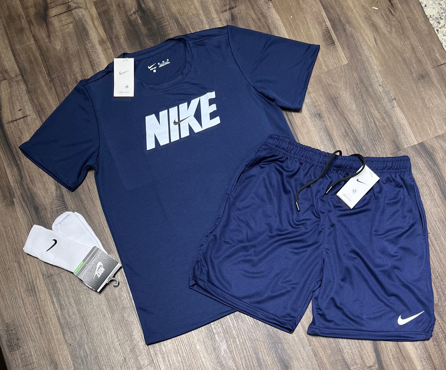 Conjunto Dri-fit: Camiseta + Shorts + Meia - Nike