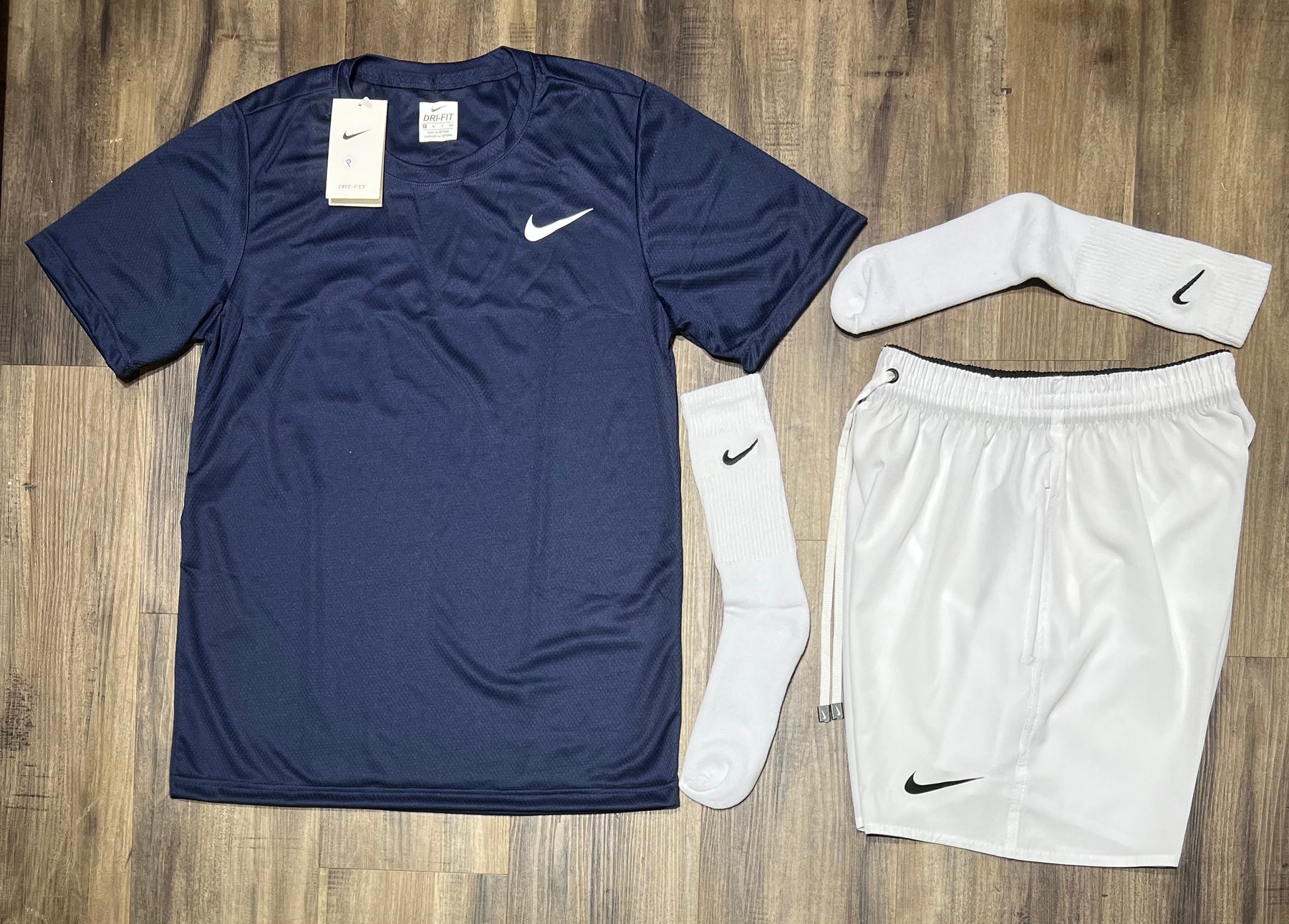 Conjunto Dri-fit: Camiseta + Shorts + Meia - Nike