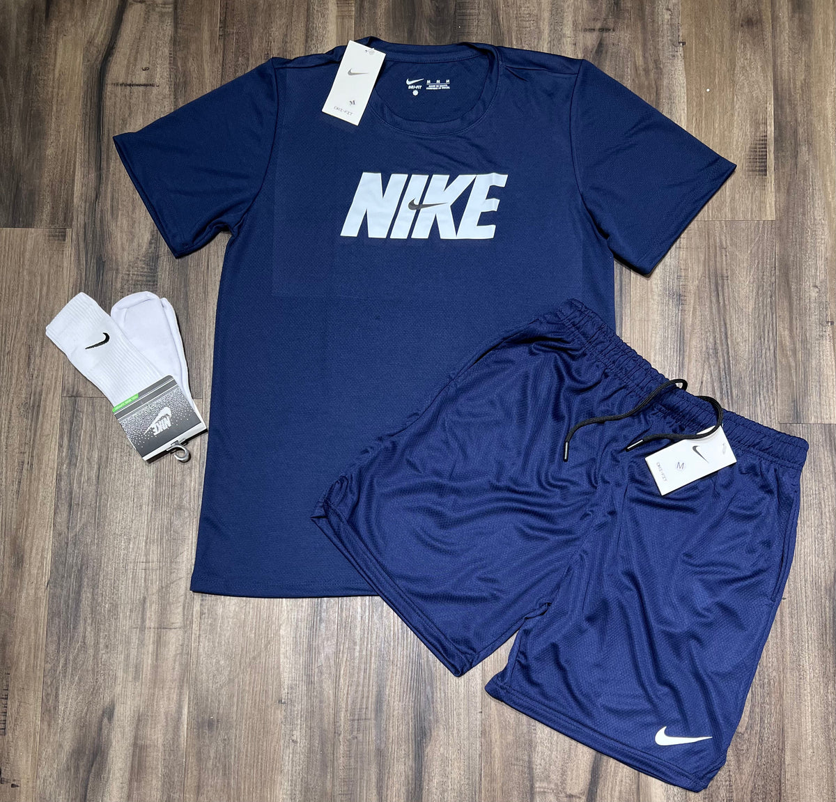 Conjunto Dri-fit: Camiseta + Shorts + Meia - Nike