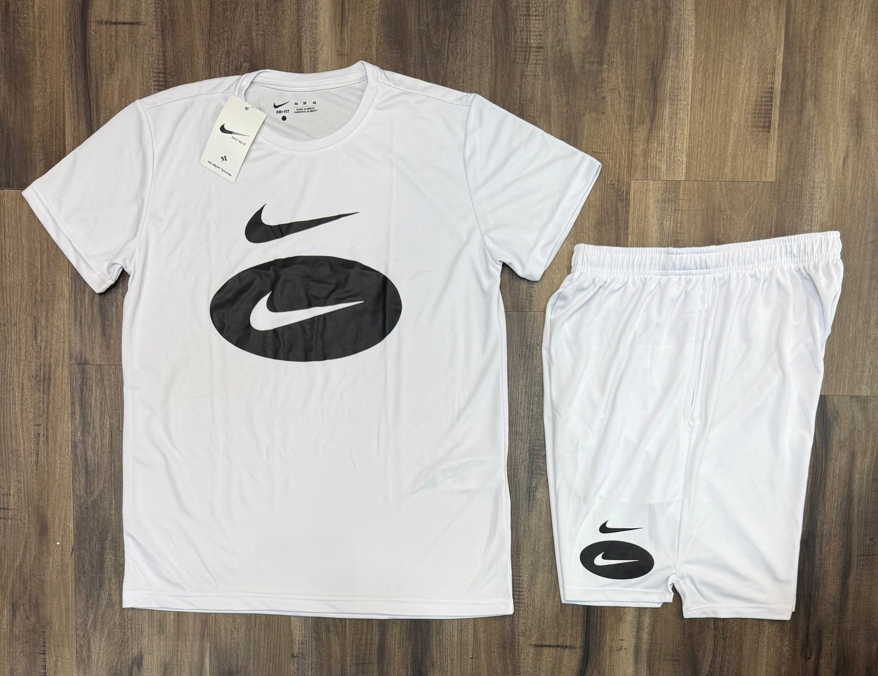 Conjunto Dri-Fit: Camiseta + Shorts - Nike