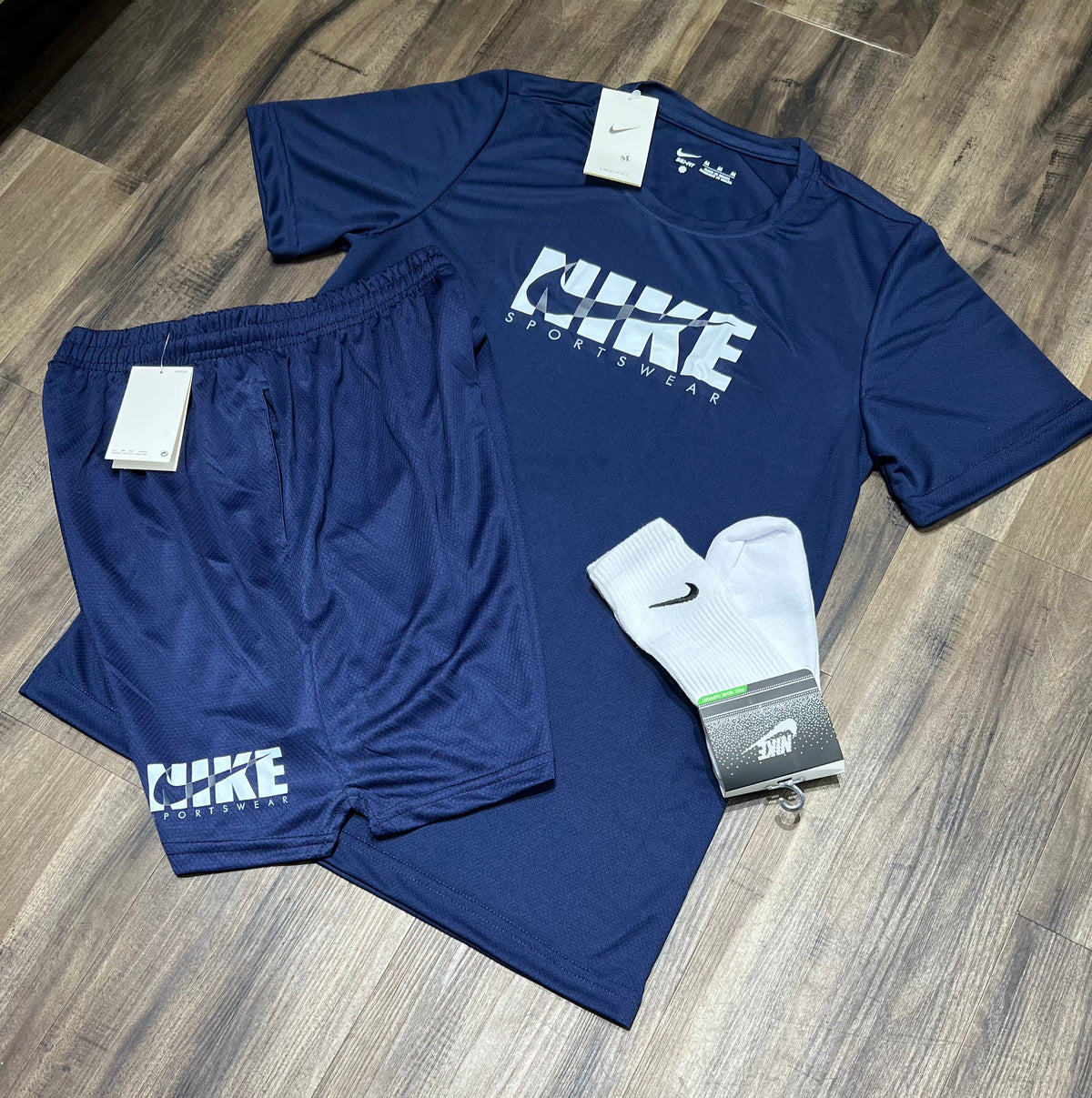 Conjunto Dri-fit: Camiseta + Shorts + Meia - Nike