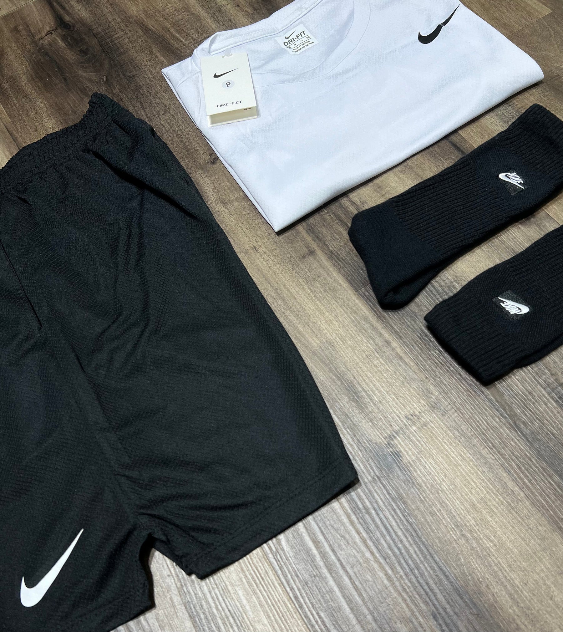 Conjunto Dri-fit: Camiseta + Shorts + Meia - Nike