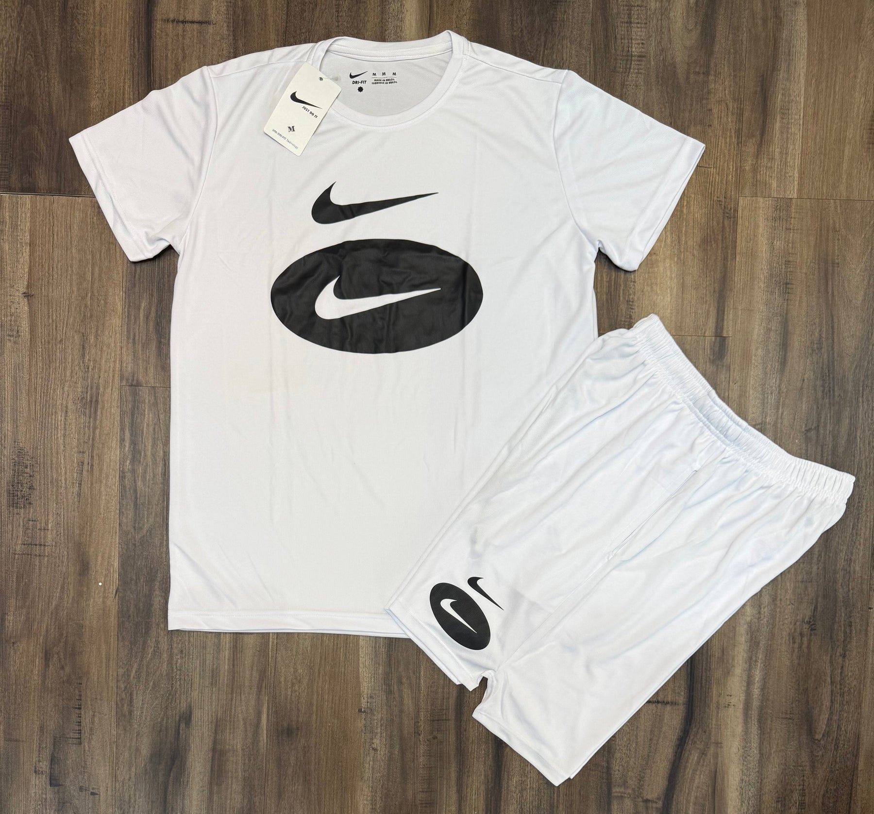 Conjunto Dri-Fit: Camiseta + Shorts - Nike