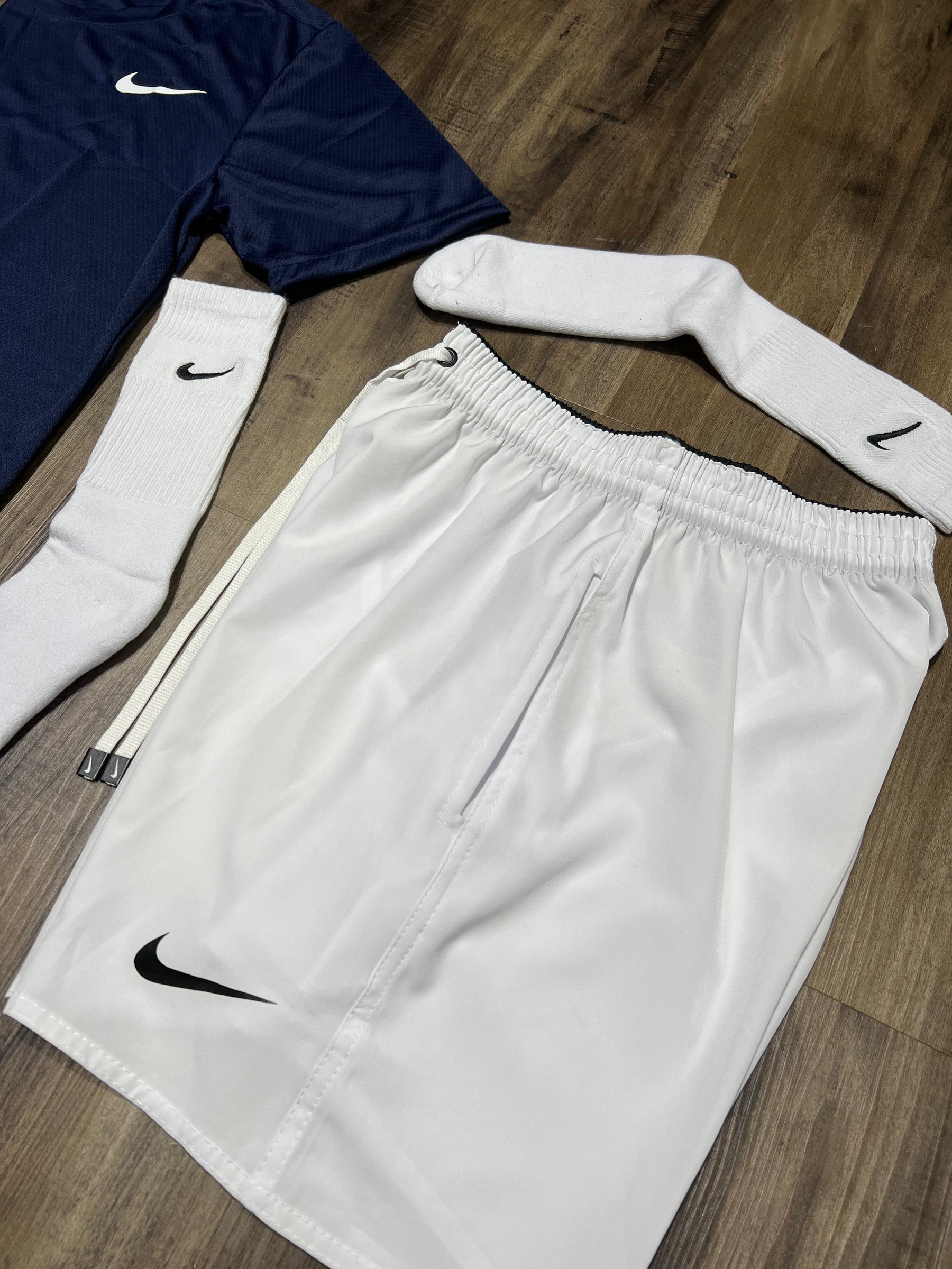 Conjunto Dri-fit: Camiseta + Shorts + Meia - Nike