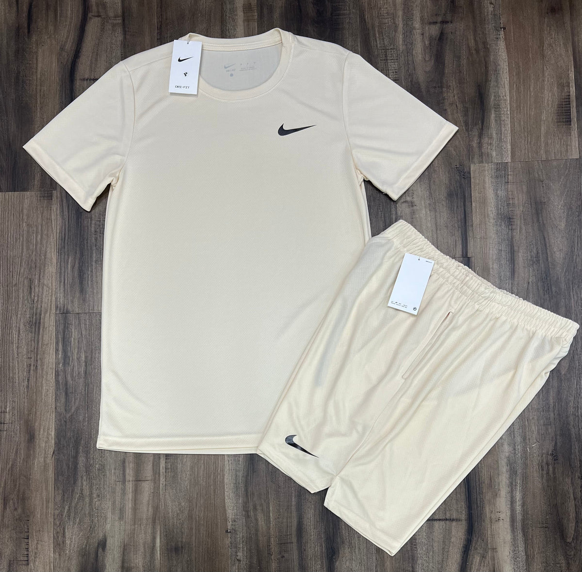 Conjunto Dri-Fit: Camiseta + Shorts - Nike