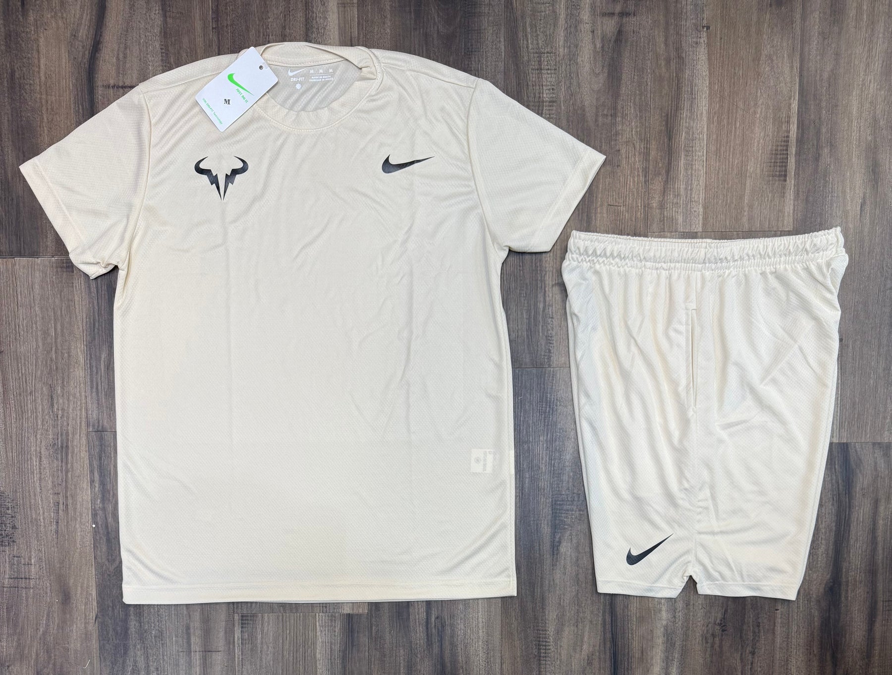 Conjunto Dri-Fit: Camiseta + Shorts - Nike