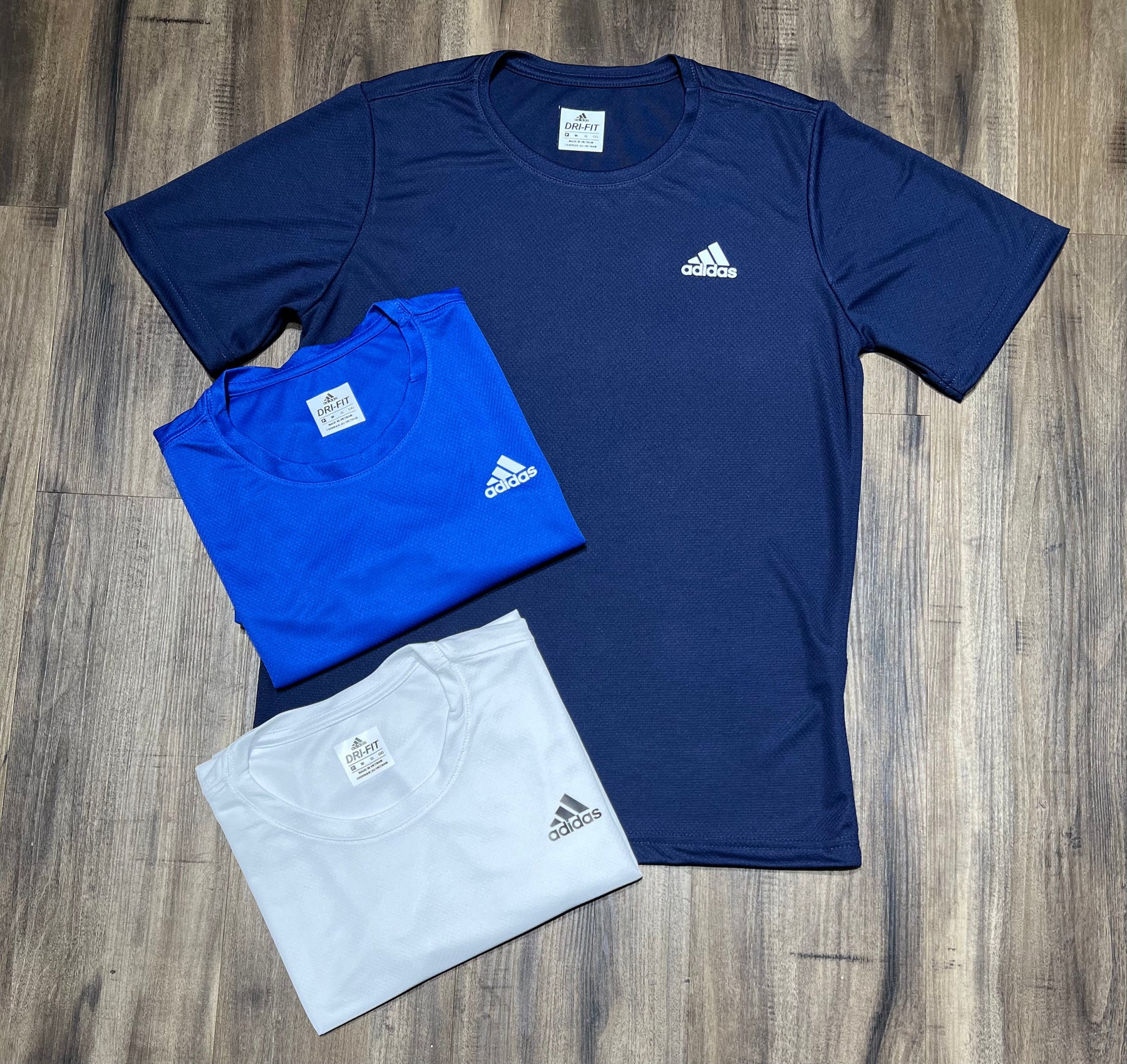 Kit com 3 camisetas adidas dri-fit