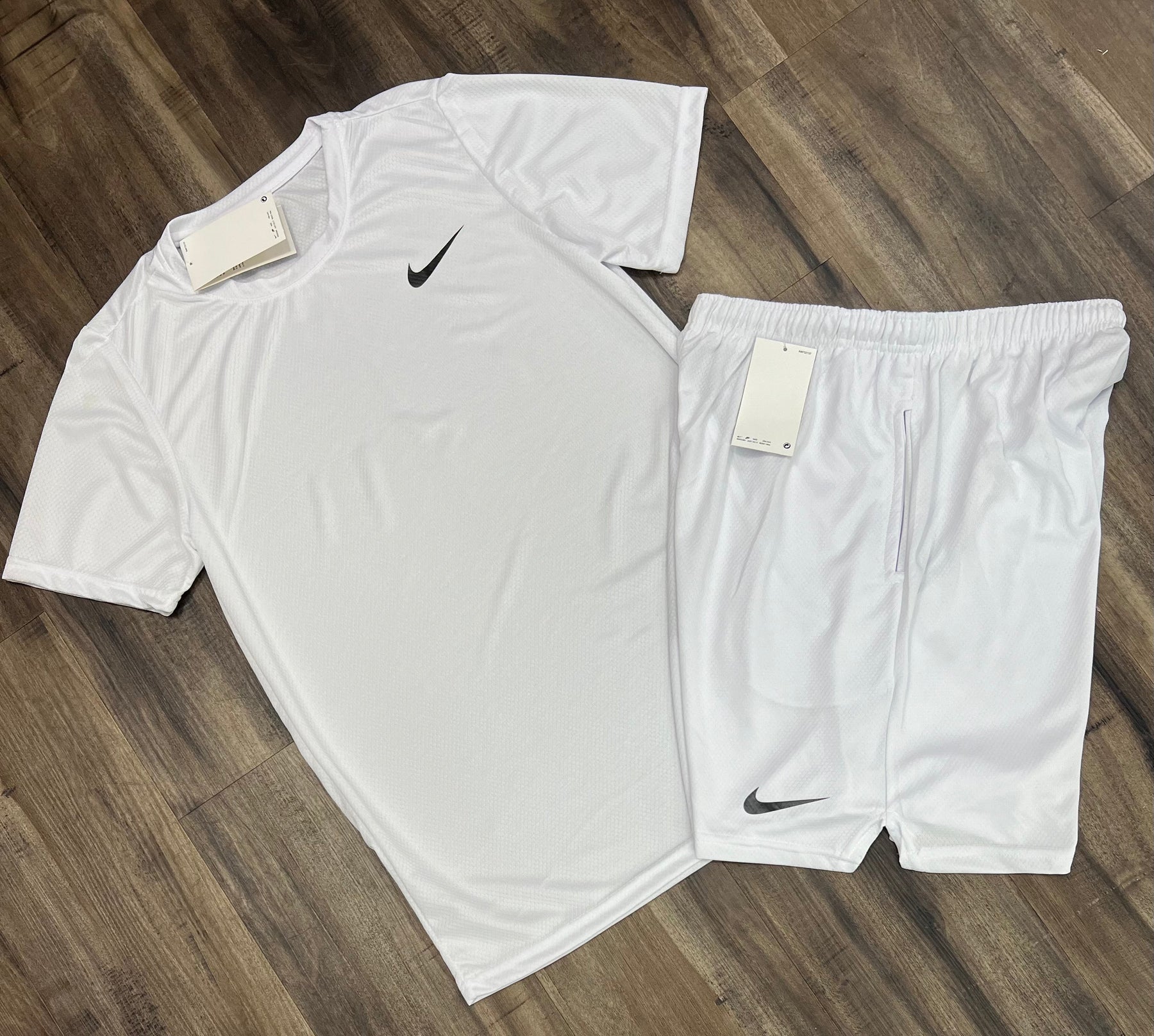 Conjunto Dri-Fit: Camiseta + Shorts - Nike