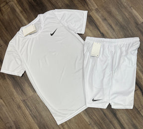 Conjunto Dri-Fit: Camiseta + Shorts - Nike