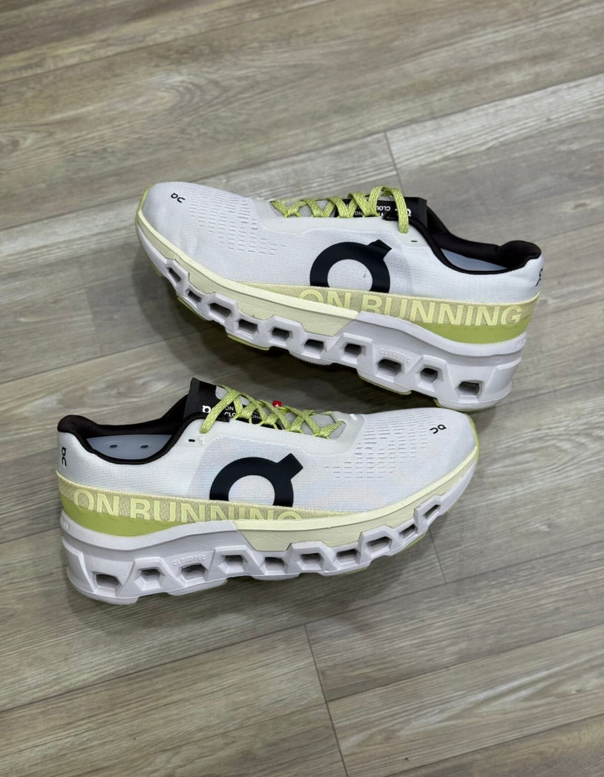 Tennis on running cloudmonster2 premium