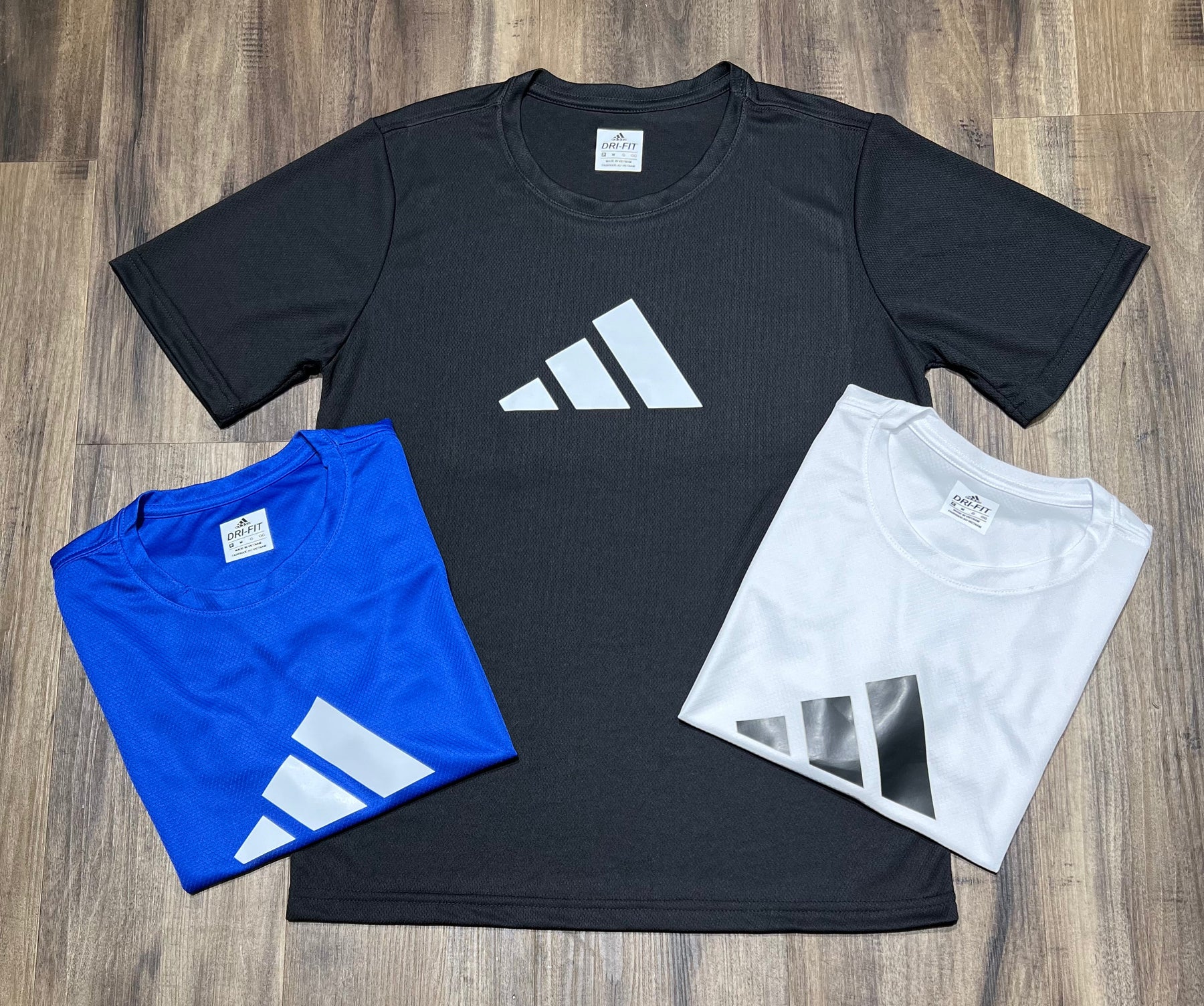 Kit com 3 camisetas adidas dri-fit