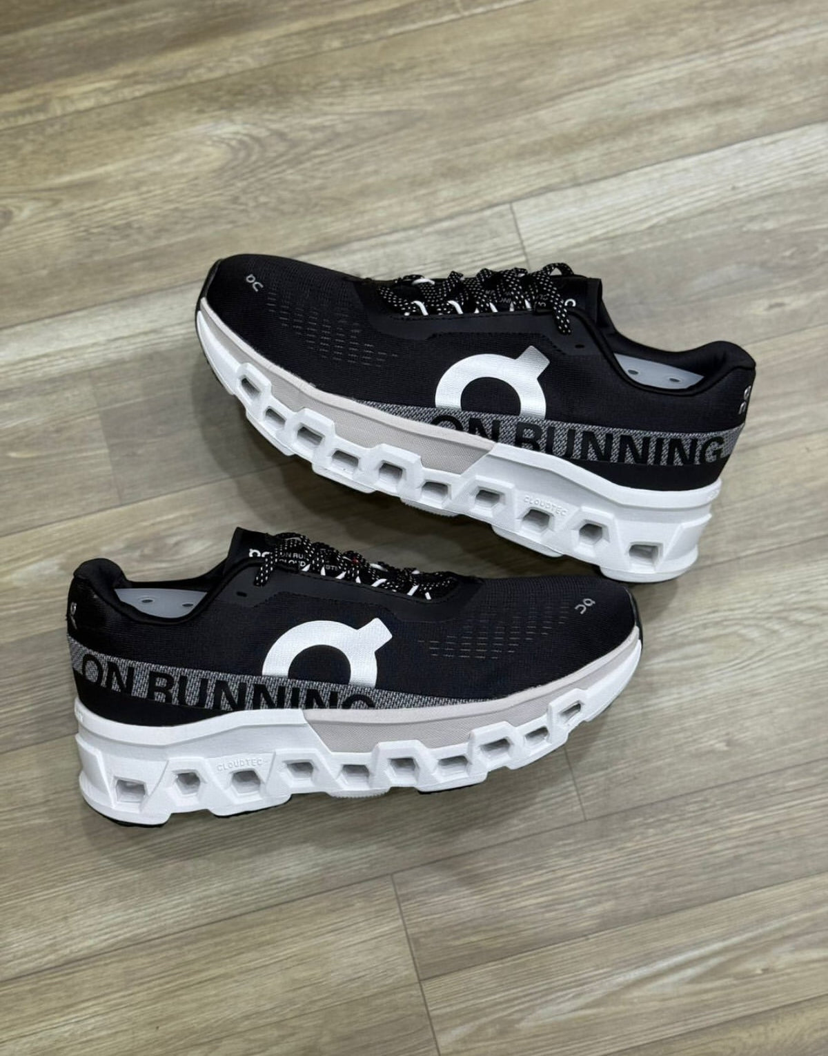 Tennis on running cloudmonster2 premium