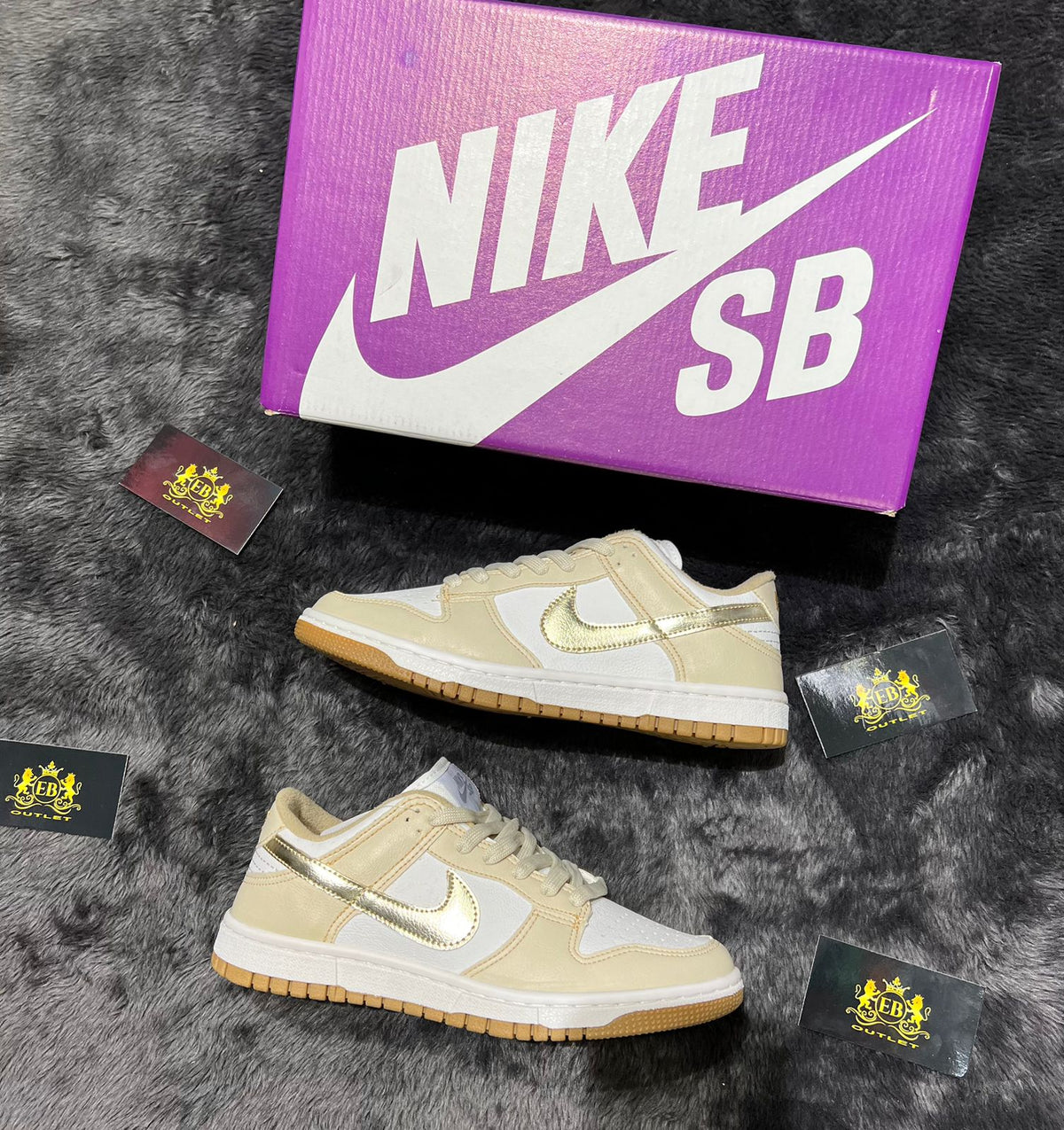 Dunk Low Gold lançamento